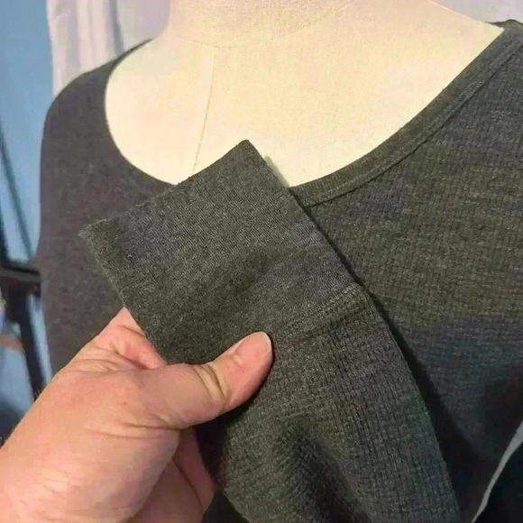 Old Navy Women’s Size Small Grey LS Henley. Lightweight. - Picture 3 of 6